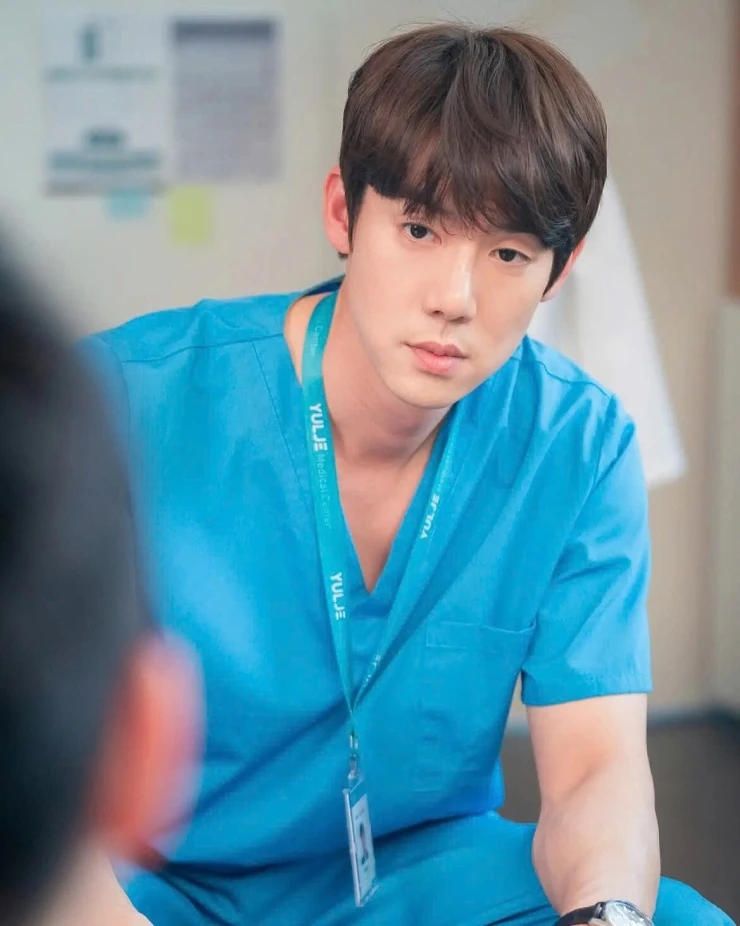 Yoo Yeon Seok lần đầu đến Hà Nội