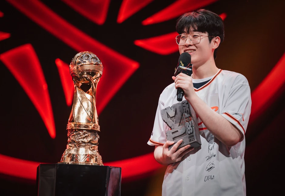 Zeus nghẹn ngào hoài niệm MSI 2026: Kỷ niệm buồn khó quên của nhà vô địch HLE khiến fan xót xa