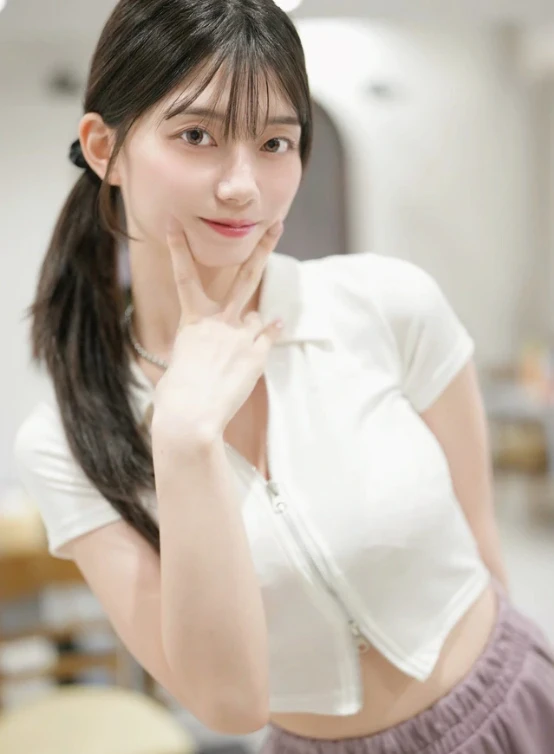 "Hậu bối" của Yua Mikami đa tài, không chỉ "đóng phim" mà còn cả livestream