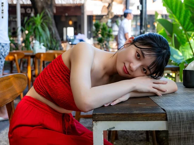 "Hậu bối" của Yua Mikami đa tài, không chỉ "đóng phim" mà còn cả livestream
