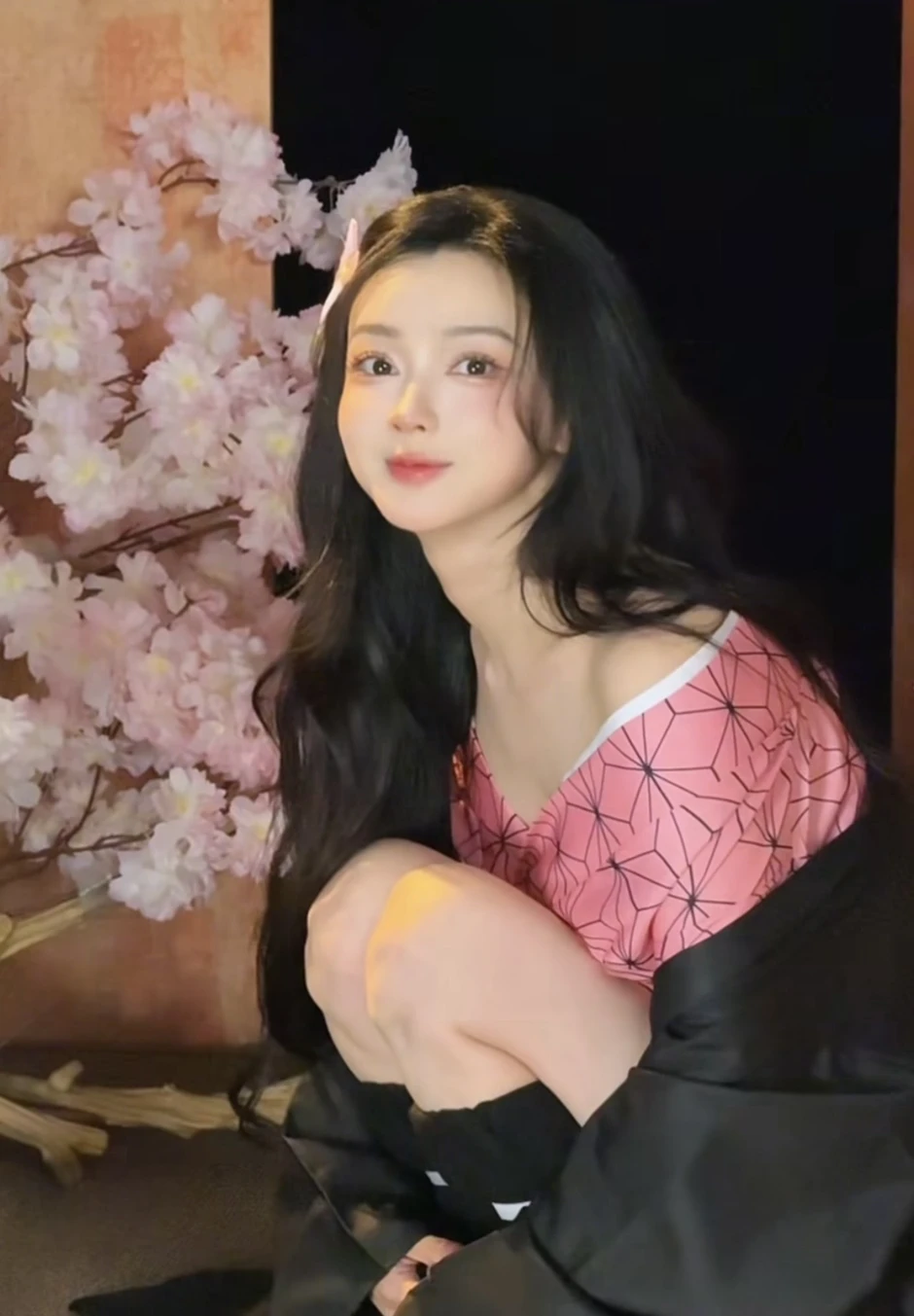 "Hot girl ảnh thẻ" trổ tài cosplay cực mướt, biến hóa thần thái đốn tim cộng đồng mạng