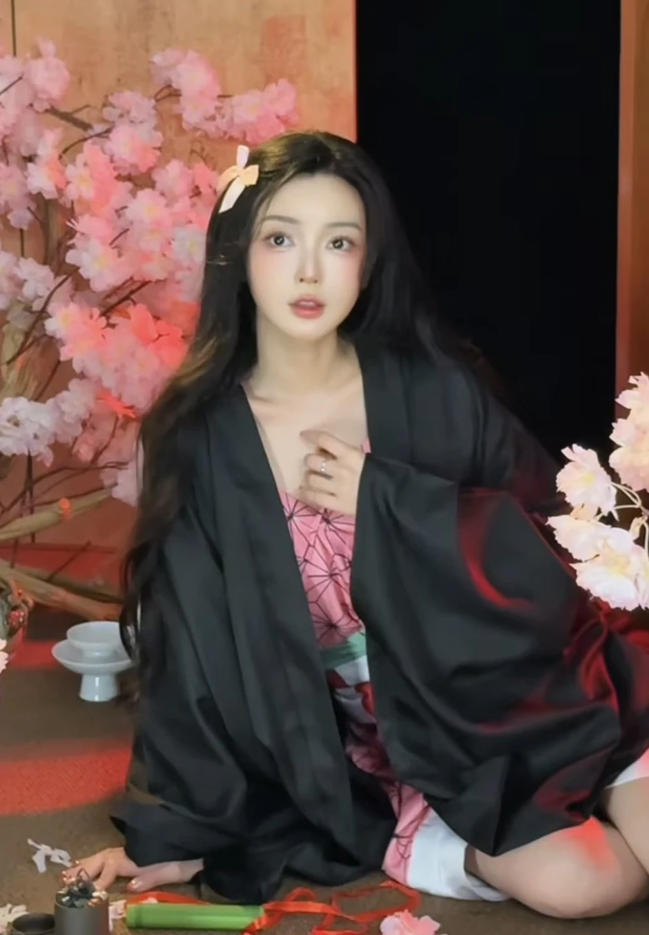 "Hot girl ảnh thẻ" trổ tài cosplay cực mướt, biến hóa thần thái đốn tim cộng đồng mạng