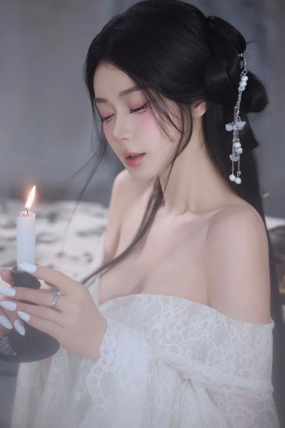 "Hot girl ảnh thẻ" trổ tài cosplay cực mướt, biến hóa thần thái đốn tim cộng đồng mạng