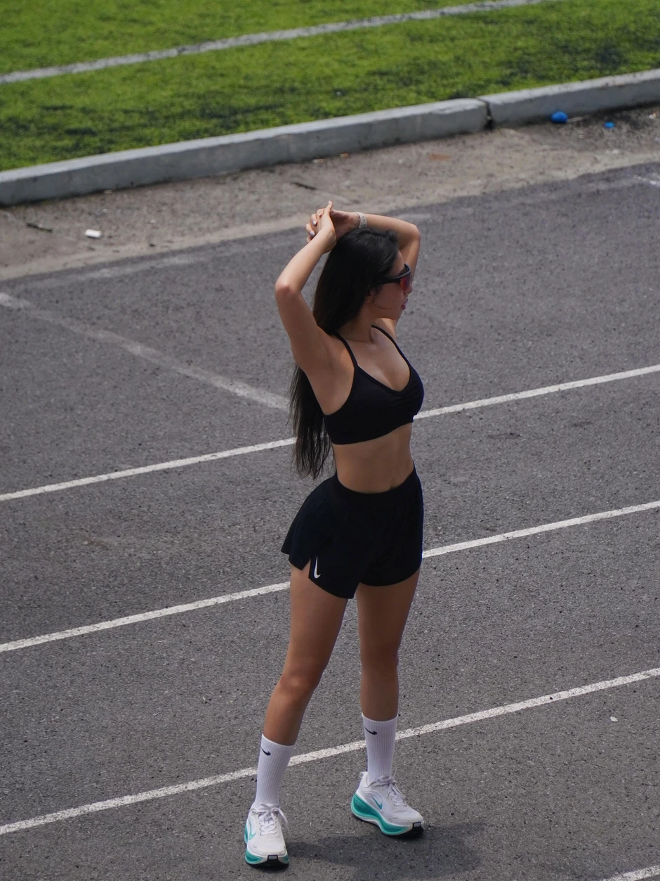 "Trốn" tập gym, hot girl ra biển đón hè, khiến người xem mê mẩn trước vóc dáng quyến rũ "Trốn" tập gym, hot girl ra biển đón hè, khiến người xem mê mẩn trước vóc dáng quyến rũ