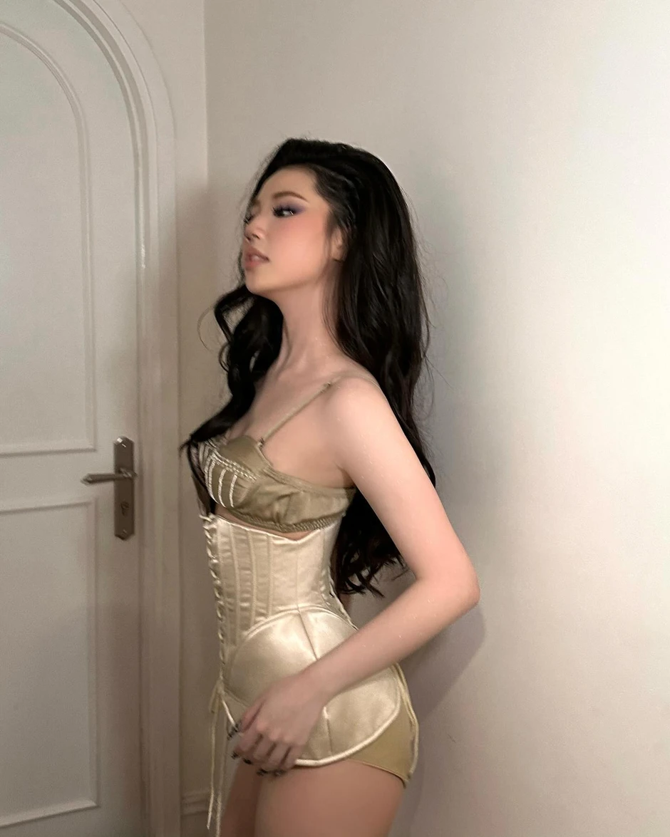 3 ngày sau đoạn clip "ăn cam" viral, chuyện gì đang xảy ra với AMEE?