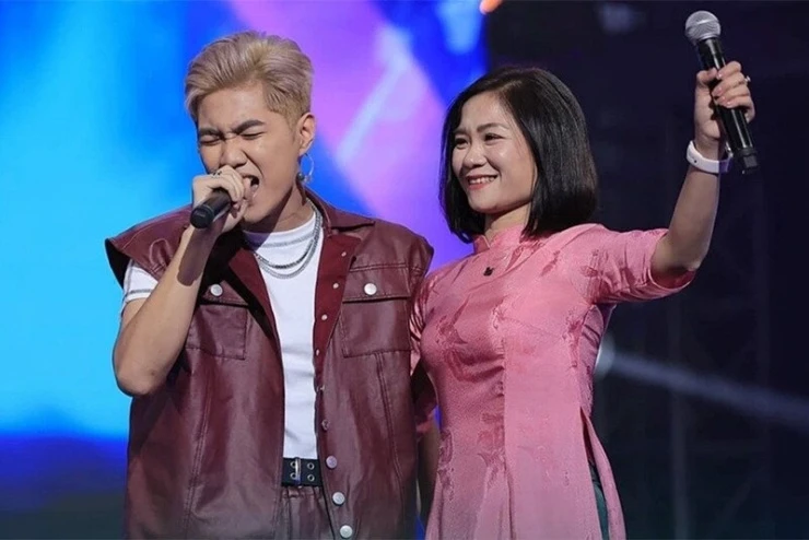 5 sao Việt có bố, mẹ là hiệu trưởng: Người thủ khoa, người đăng quang hoa hậu 5 sao Việt có bố, mẹ là hiệu trưởng: Người thủ khoa, người đăng quang hoa hậu
