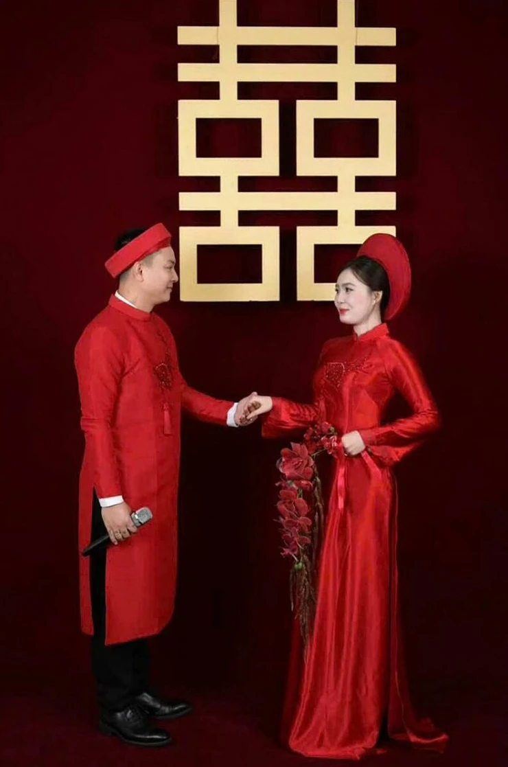 Ảnh cưới của Hoài Lâm và cô dâu kém 9 tuổi