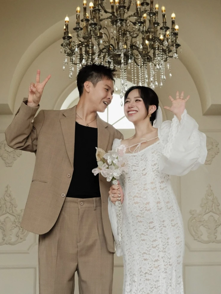 Ảnh sao 10/9: Cường Đôla tự vào bếp khi bán phở