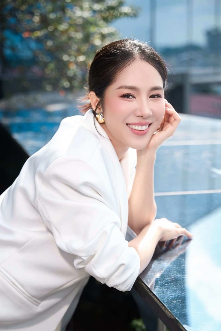 Ảnh sao 13/9: Nhà Thu Trang - Tiến Luật thăm miệt vườn quê ngoại Ảnh sao 13/9: Nhà Thu Trang - Tiến Luật thăm miệt vườn quê ngoại