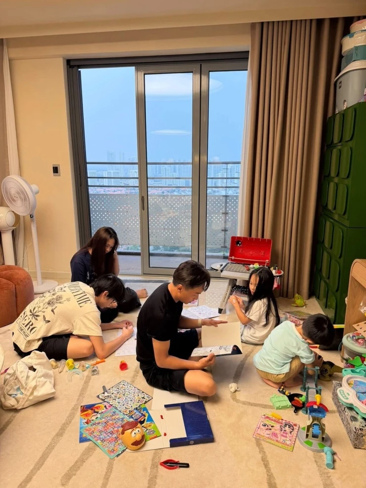 Ảnh sao 14/9: Đại Nghĩa đi hát ở chùa Ảnh sao 14/9: Đại Nghĩa đi hát ở chùa