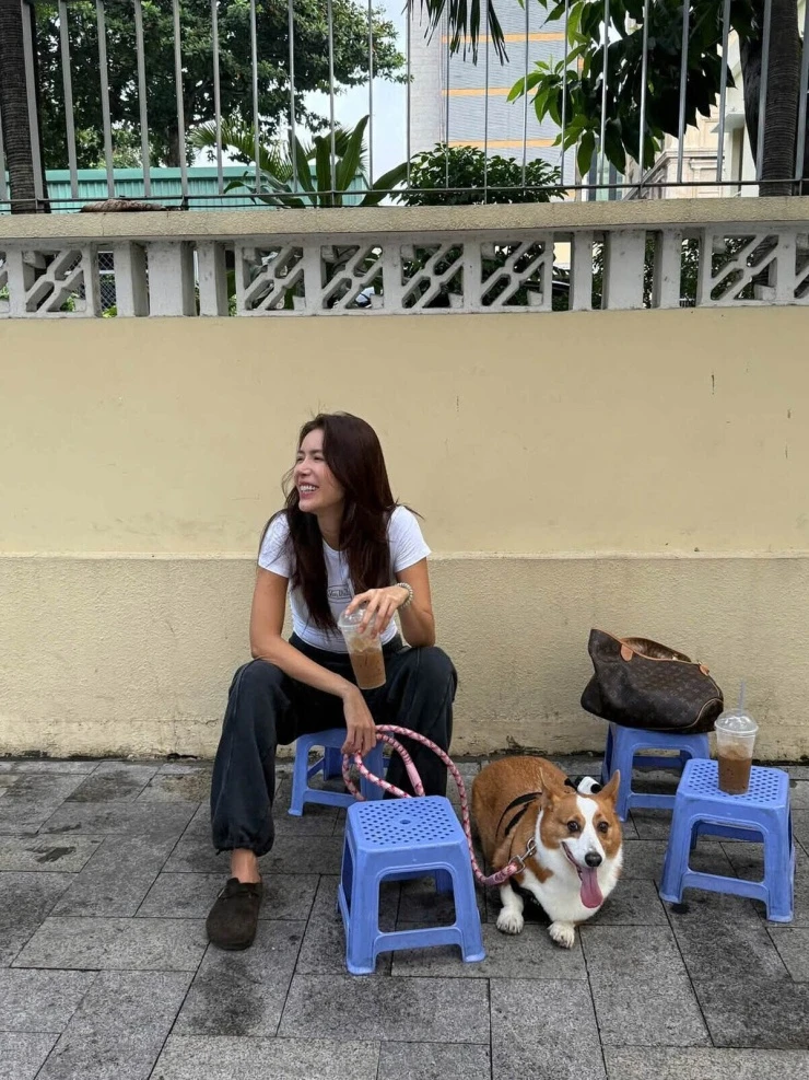 Ảnh sao 15/9: Tiểu thư gia tộc Sơn Kim khoe nhan sắc trong trẻo