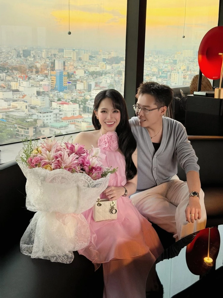Ảnh sao 15/9: Tiểu thư gia tộc Sơn Kim khoe nhan sắc trong trẻo