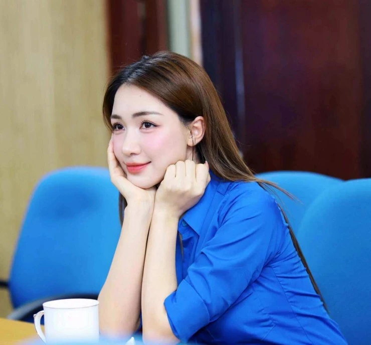 Ảnh sao 17/9: Vũ Thúy Quỳnh tự thấy mình hợp mang bầu Ảnh sao 17/9: Vũ Thúy Quỳnh tự thấy mình hợp mang bầu