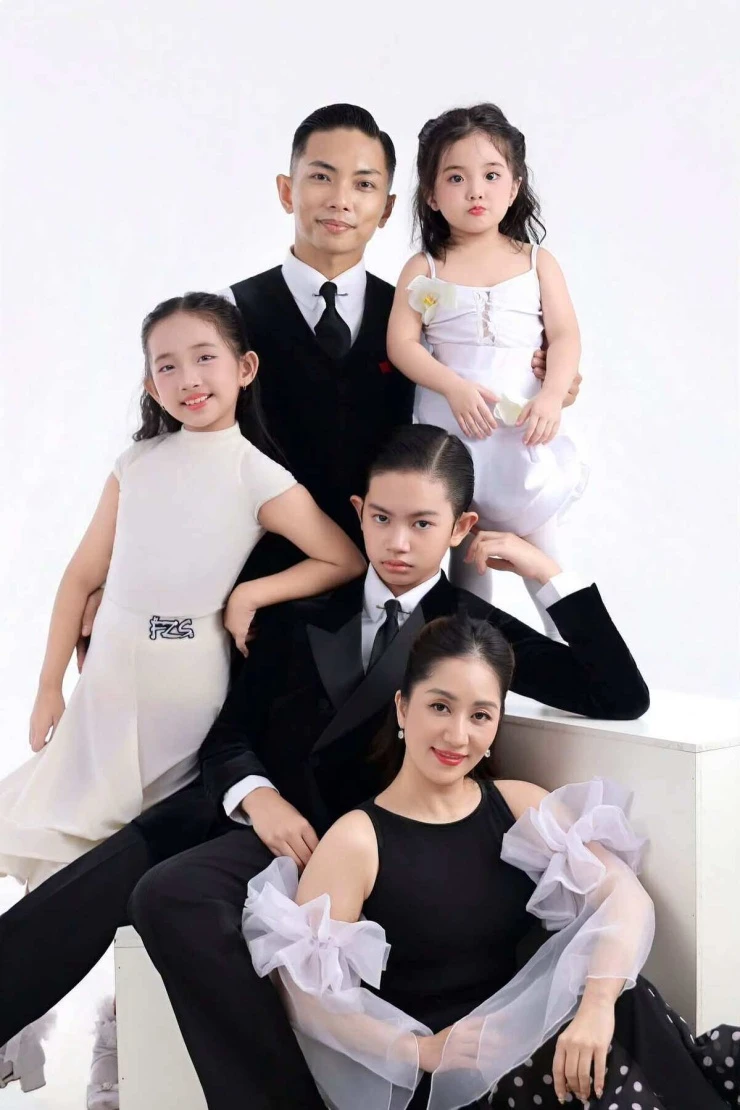 Ảnh sao 17/9: Vũ Thúy Quỳnh tự thấy mình hợp mang bầu Ảnh sao 17/9: Vũ Thúy Quỳnh tự thấy mình hợp mang bầu