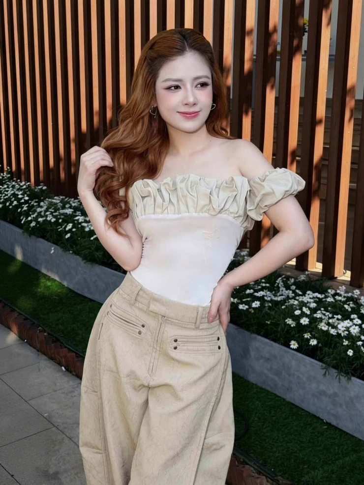 Ảnh sao 19/9: Thanh Thủy chuộng vẻ đẹp đời thường Ảnh sao 19/9: Thanh Thủy chuộng vẻ đẹp đời thường