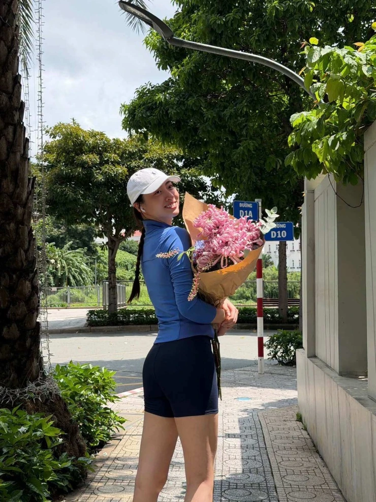 Ảnh sao 19/9: Thanh Thủy chuộng vẻ đẹp đời thường Ảnh sao 19/9: Thanh Thủy chuộng vẻ đẹp đời thường