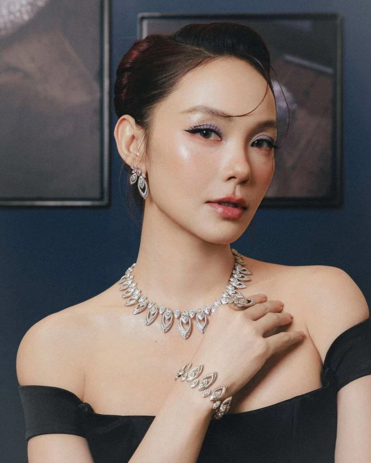 Ảnh sao 19/9: Thanh Thủy chuộng vẻ đẹp đời thường Ảnh sao 19/9: Thanh Thủy chuộng vẻ đẹp đời thường