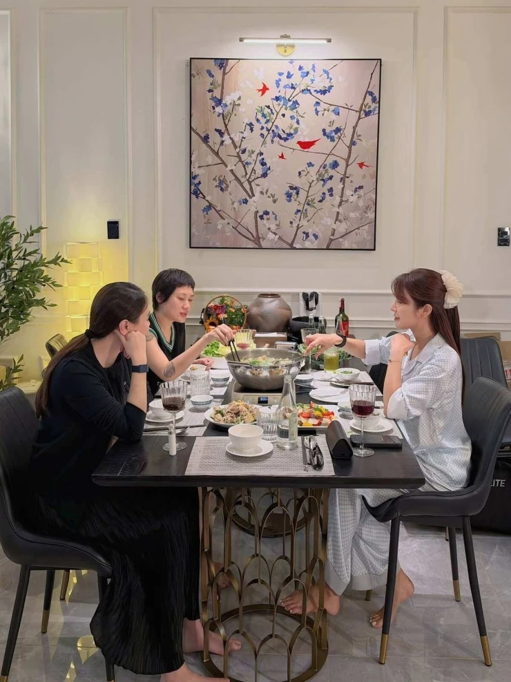Ảnh sao 23/9: Con gái Ngô Thanh Vân dạn dĩ trong lần đầu du lịch đường dài Ảnh sao 23/9: Con gái Ngô Thanh Vân dạn dĩ trong lần đầu du lịch đường dài