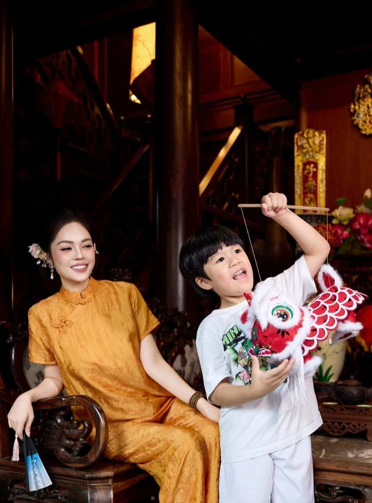 Ảnh sao 26/9: Diễn viên Kim Ngọc bán bánh mì mưu sinh ở Mỹ