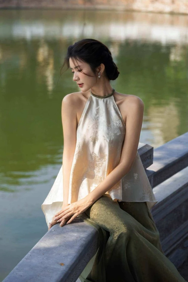 Ảnh sao 26/9: Diễn viên Kim Ngọc bán bánh mì mưu sinh ở Mỹ