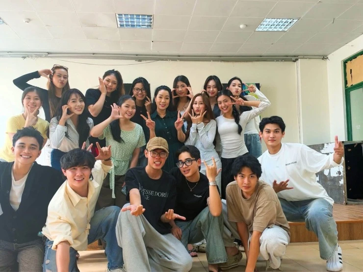 Ảnh sao 29/9: Tăng Thanh Hà khoe vai trần