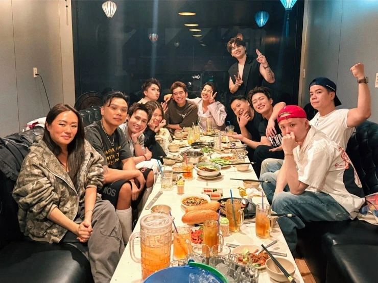 Ảnh sao 29/9: Tăng Thanh Hà khoe vai trần