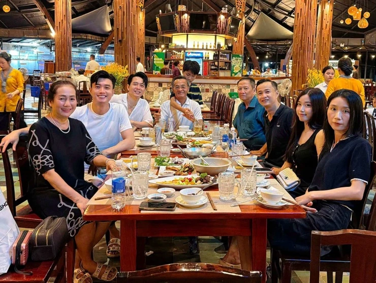 Ảnh sao 3/9: Hoa hậu Mai Phương Thúy mong có người yêu