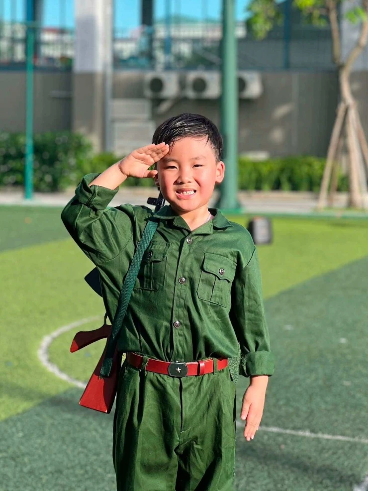 Ảnh sao 3/9: Hoa hậu Mai Phương Thúy mong có người yêu