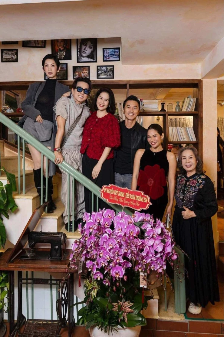 Ảnh sao 30/9: Đoan Trang mừng kỷ niệm cưới của bố mẹ Hoàng Oanh Ảnh sao 30/9: Đoan Trang mừng kỷ niệm cưới của bố mẹ Hoàng Oanh