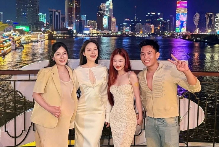 Ảnh sao 6/9: Linh Rin đón sinh nhật cùng nhóm bạn thân Ảnh sao 6/9: Linh Rin đón sinh nhật cùng nhóm bạn thân