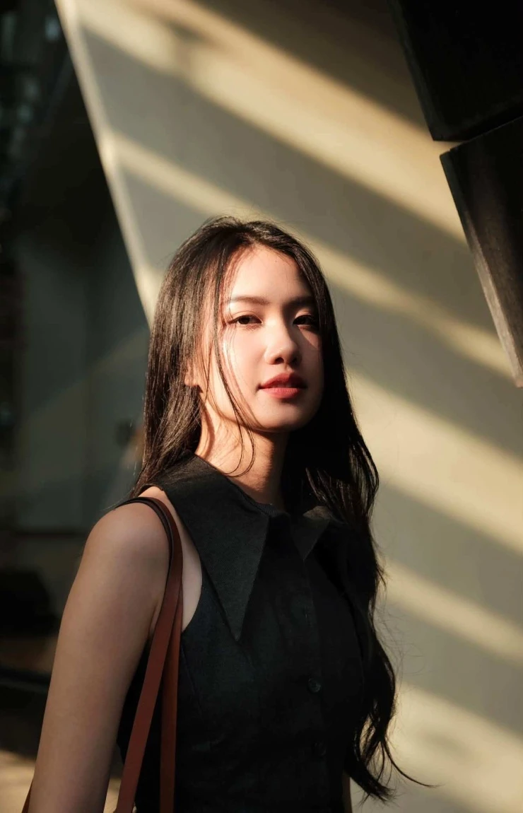 Bạn gái khoe ảnh hẹn hò thiếu gia Sơn Kim ở Singapore