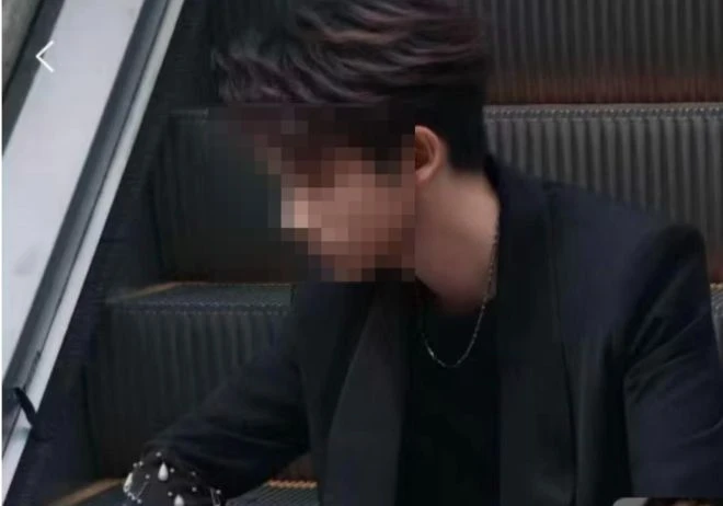 Bán nhà bán xe, vay nợ để nạp VIP 15 tỷ cho idol, cuối cùng fan bị streamer "lật kèo"