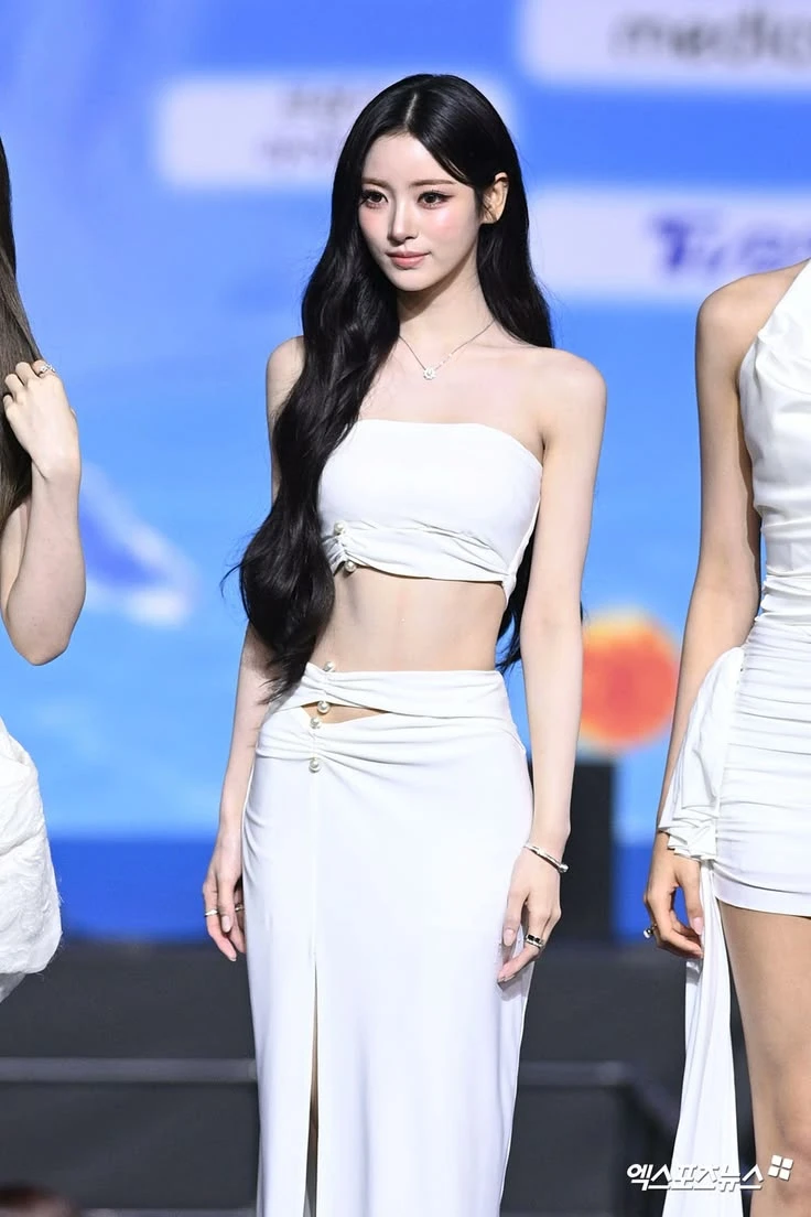 Bức ảnh siêu thực của “tiểu Song Hye Kyo”