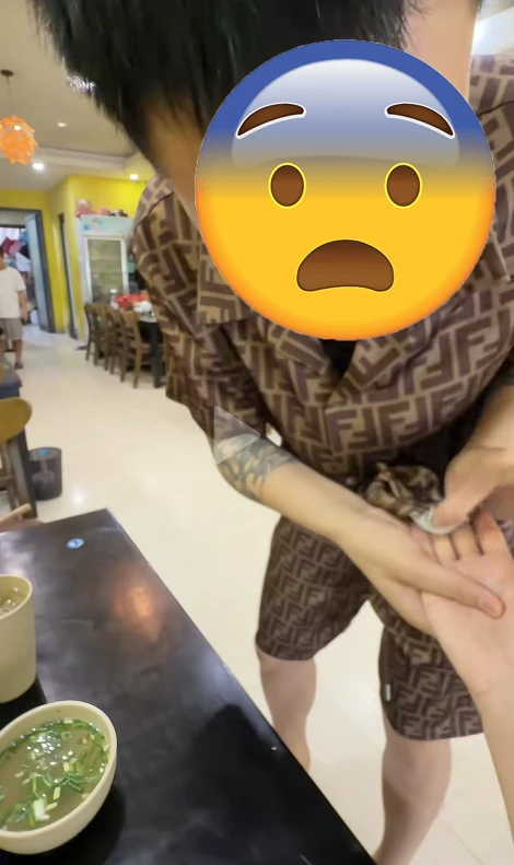 Cặp đôi quay TikTok gây tranh cãi: Hài hước giải trí hay "content r.á.c" dạy hư giới trẻ? Cặp đôi quay TikTok gây tranh cãi: Hài hước giải trí hay "content r.á.c" dạy hư giới trẻ?