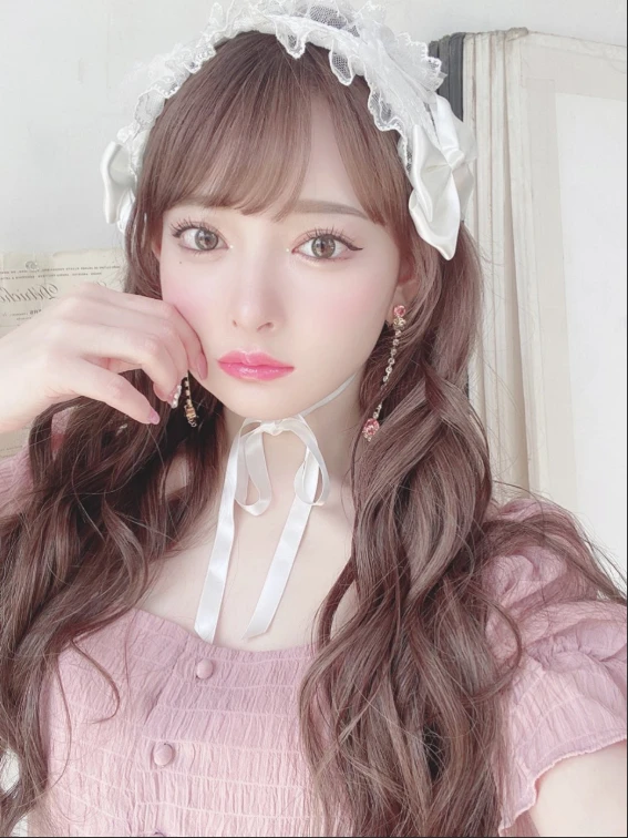 Chi hơn 1,5 tỷ để "biến hóa" bản thân, hot girl xinh đẹp khiến fan ngỡ ngàng, khẳng định quá phí tiền