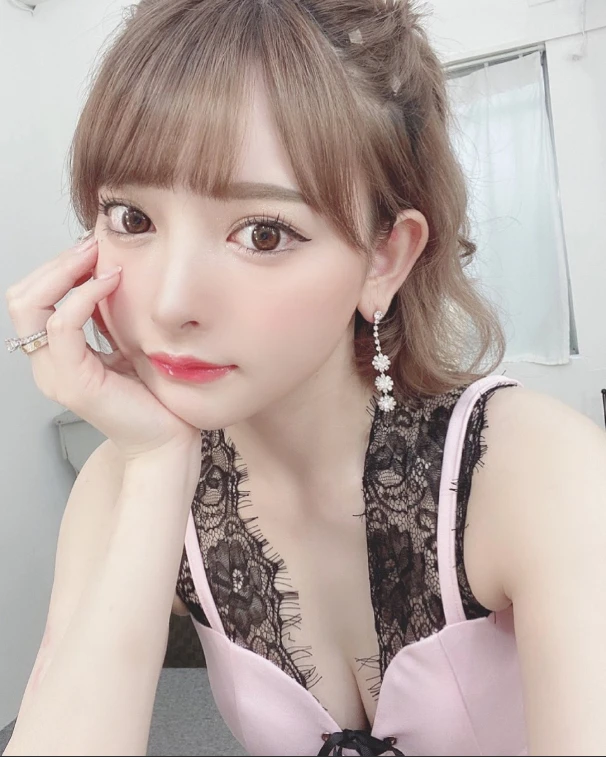 Chi hơn 1,5 tỷ để "biến hóa" bản thân, hot girl xinh đẹp khiến fan ngỡ ngàng, khẳng định quá phí tiền