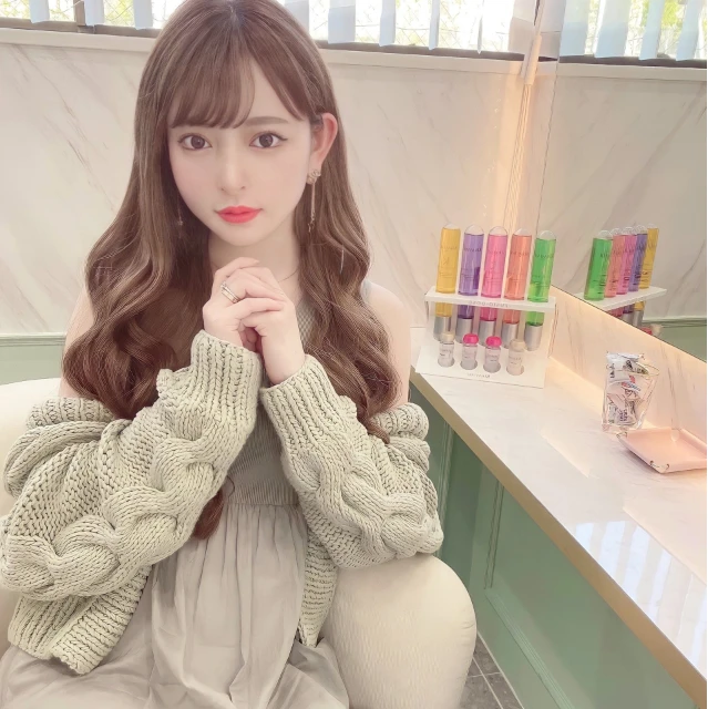 Chi hơn 1,5 tỷ để "biến hóa" bản thân, hot girl xinh đẹp khiến fan ngỡ ngàng, khẳng định quá phí tiền