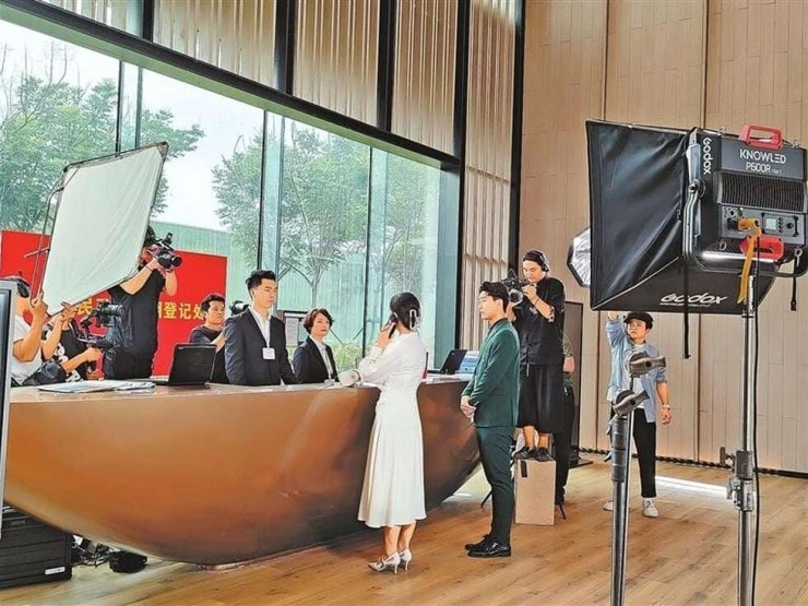 Công trường sản xuất trăm nghìn phim ngắn AI mỗi tháng