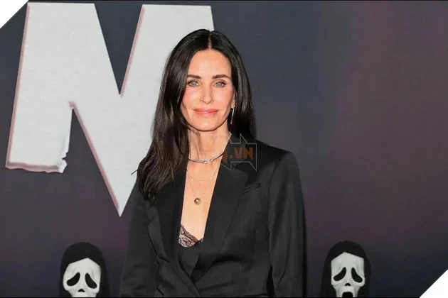 Courteney Cox Muốn Đạo Diễn Scream 8 Vì Không Ai Khác Hiểu Câu Chuyện Này Hơn Courteney Cox Muốn Đạo Diễn Scream 8 Vì Không Ai Khác Hiểu Câu Chuyện Này Hơn