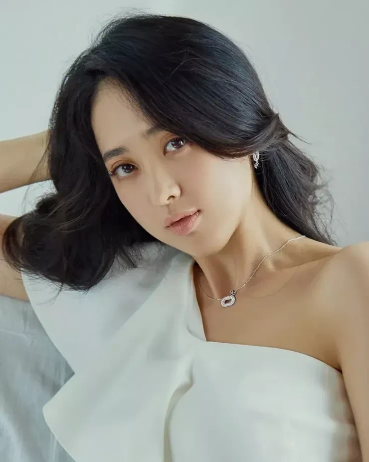 Dàn tình cũ Lee Dong Gun: Người viên mãn bên chồng công tố, kẻ chật vật làm mẹ đơn thân