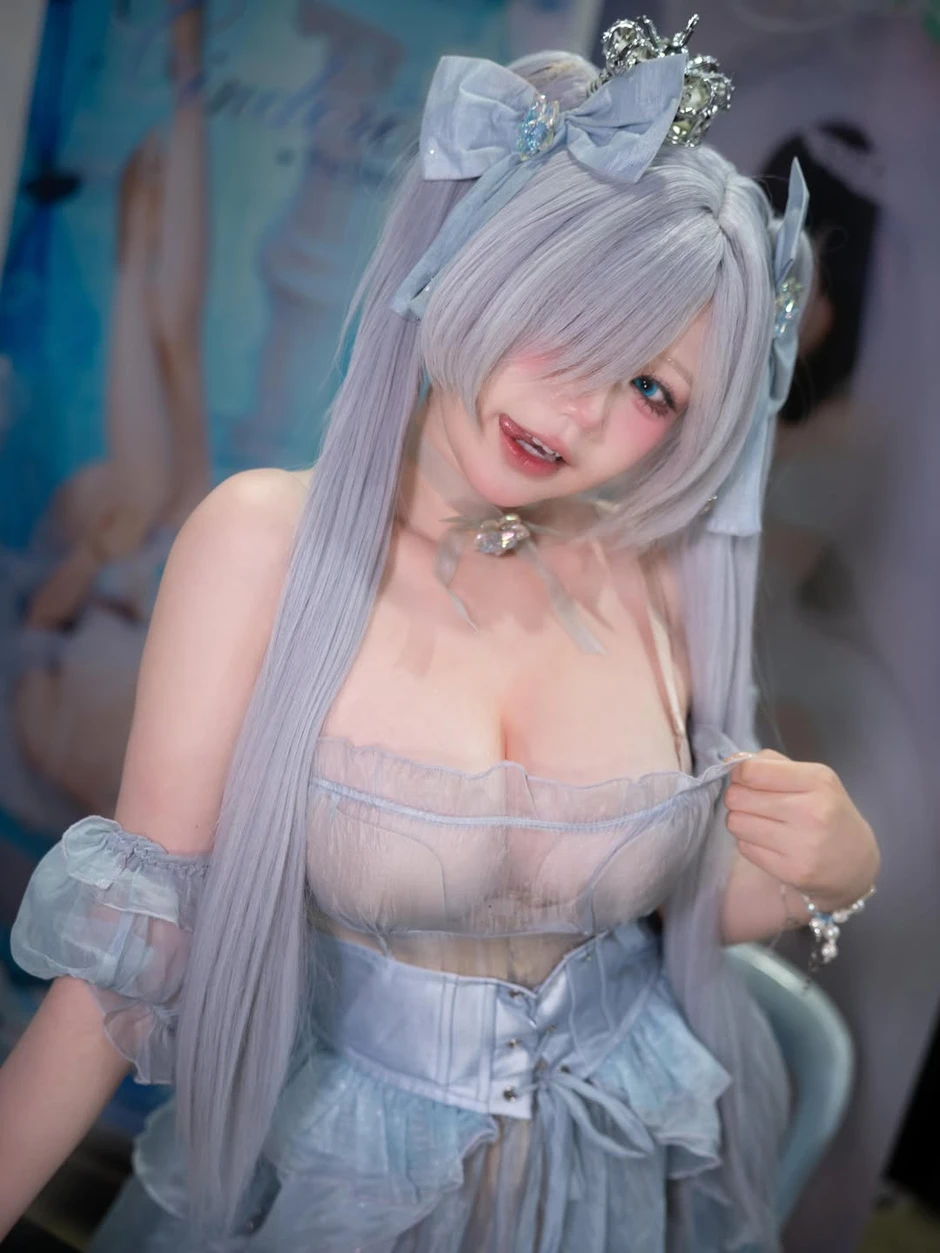 Đi ăn mà cũng đẹp hớp hồn người xem, nữ coser này càng ngày càng được yêu mến Đi ăn mà cũng đẹp hớp hồn người xem, nữ coser này càng ngày càng được yêu mến