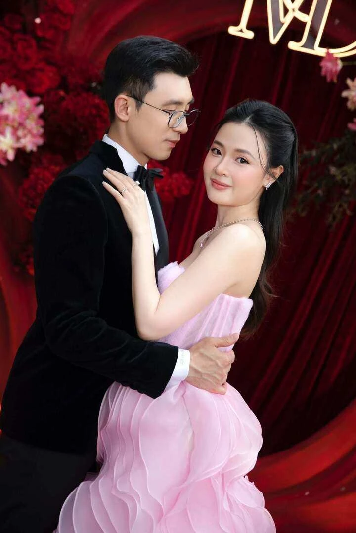 Diễn viên Thiên mệnh anh hùng: Người bạc mệnh, người thành đạo diễn trăm tỷ Diễn viên Thiên mệnh anh hùng: Người bạc mệnh, người thành đạo diễn trăm tỷ