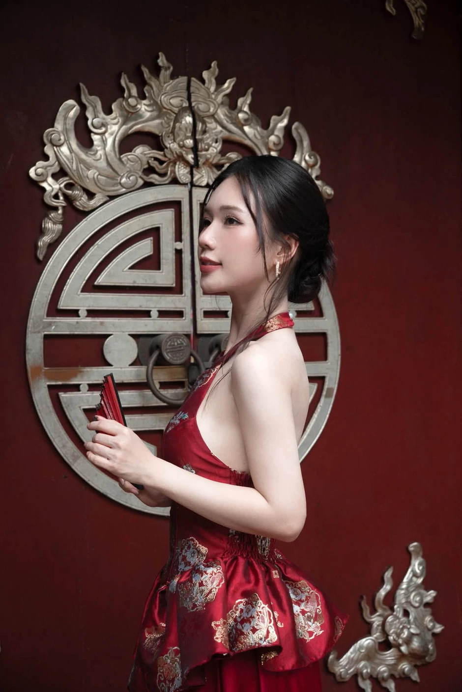 Đón Trung Thu "ngọt" như bánh dẻo, nữ diễn viên phim giờ vàng VTV ghi điểm tuyệt đối với màn "lên đồ" mới