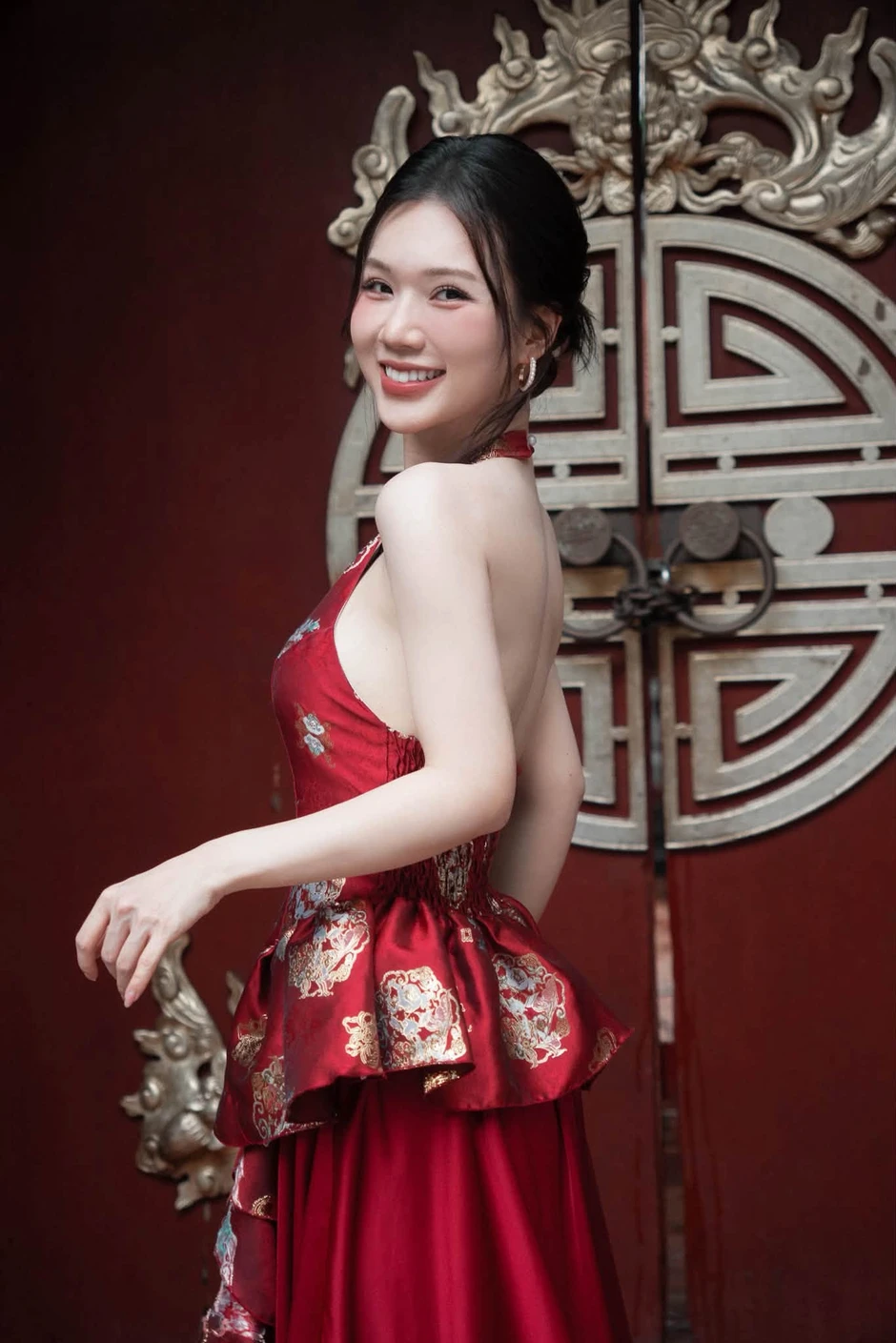 Đón Trung Thu "ngọt" như bánh dẻo, nữ diễn viên phim giờ vàng VTV ghi điểm tuyệt đối với màn "lên đồ" mới