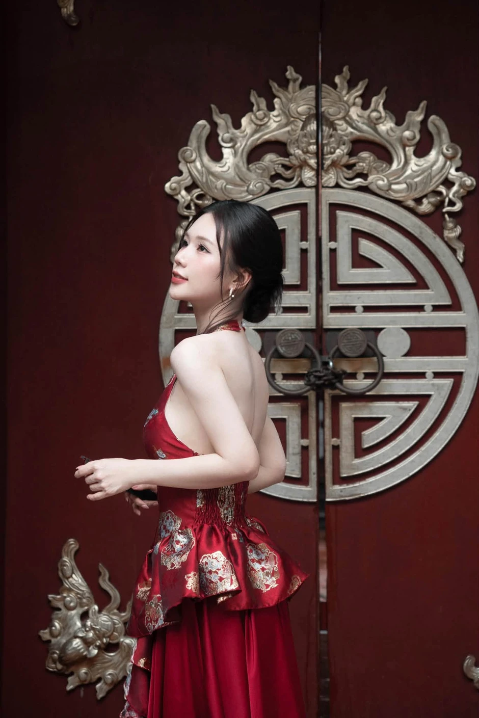 Đón Trung Thu "ngọt" như bánh dẻo, nữ diễn viên phim giờ vàng VTV ghi điểm tuyệt đối với màn "lên đồ" mới