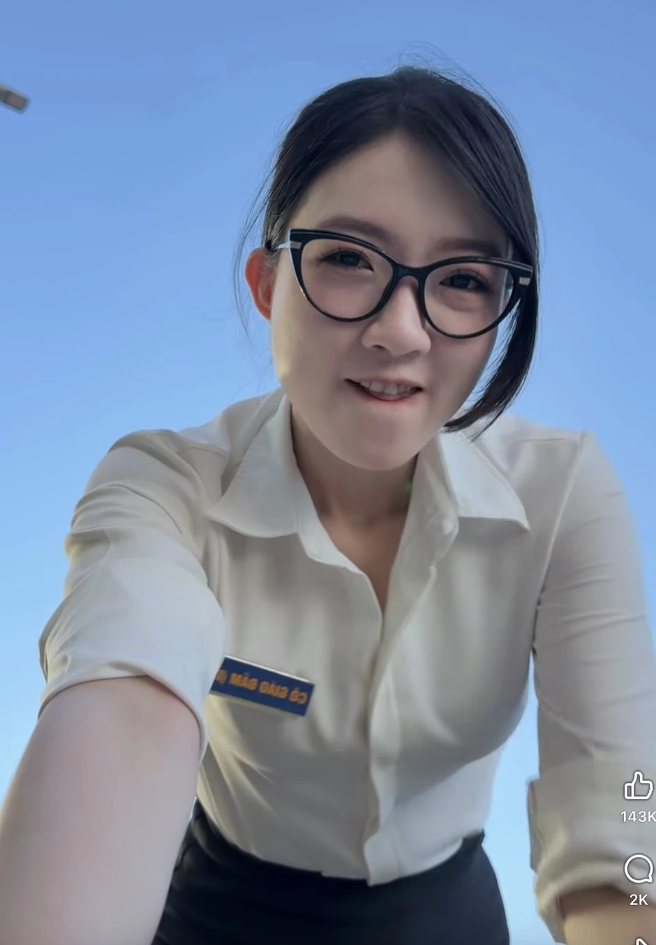 Giải mã "Cô Giáo Đầm": Công thức viral tạo nên sức hút khó cưỡng