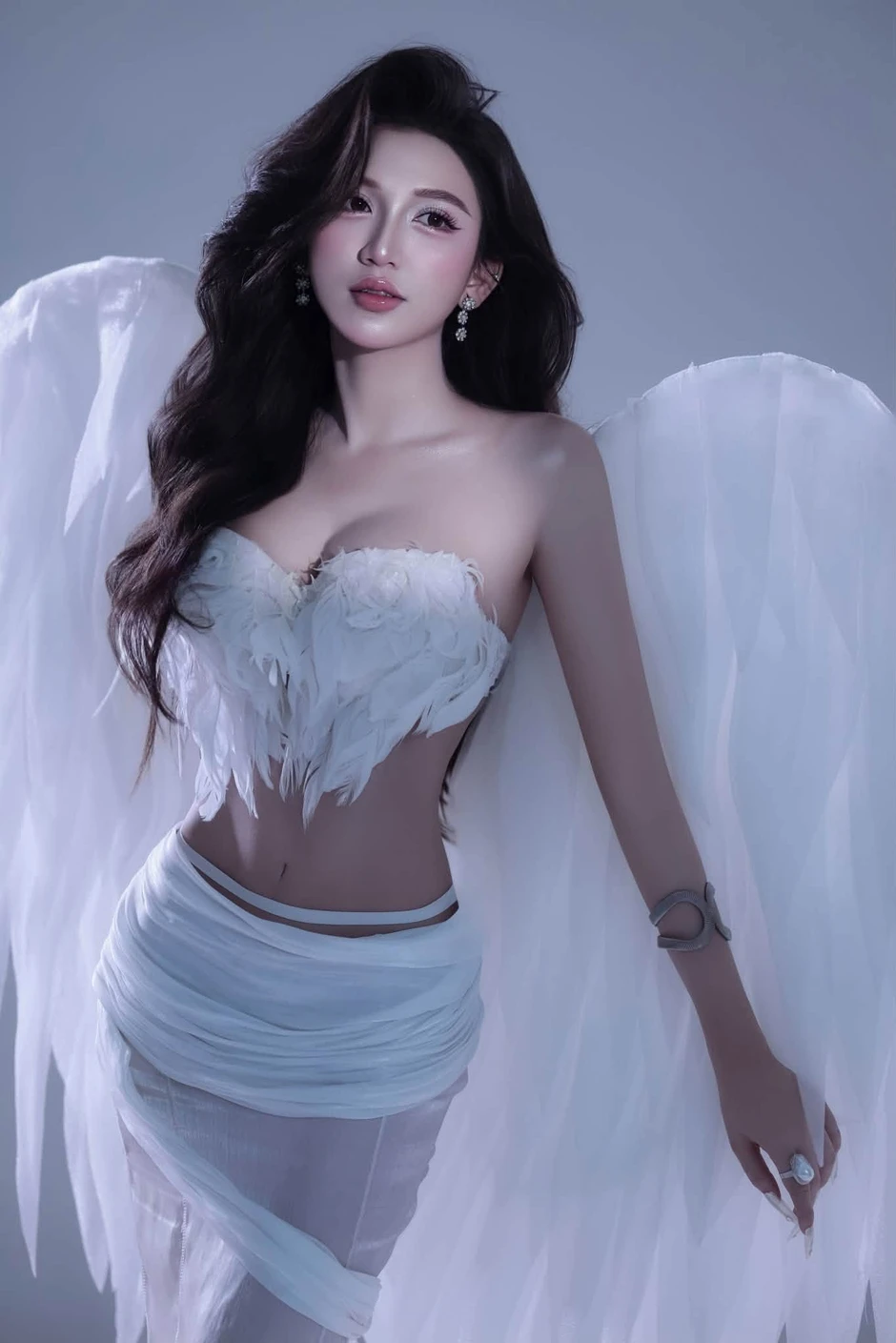 Hóa thiên thần trong bộ ảnh sinh nhật, nữ game thủ khiến anh em phải "gục ngã" trước nhan sắc ấn tượng