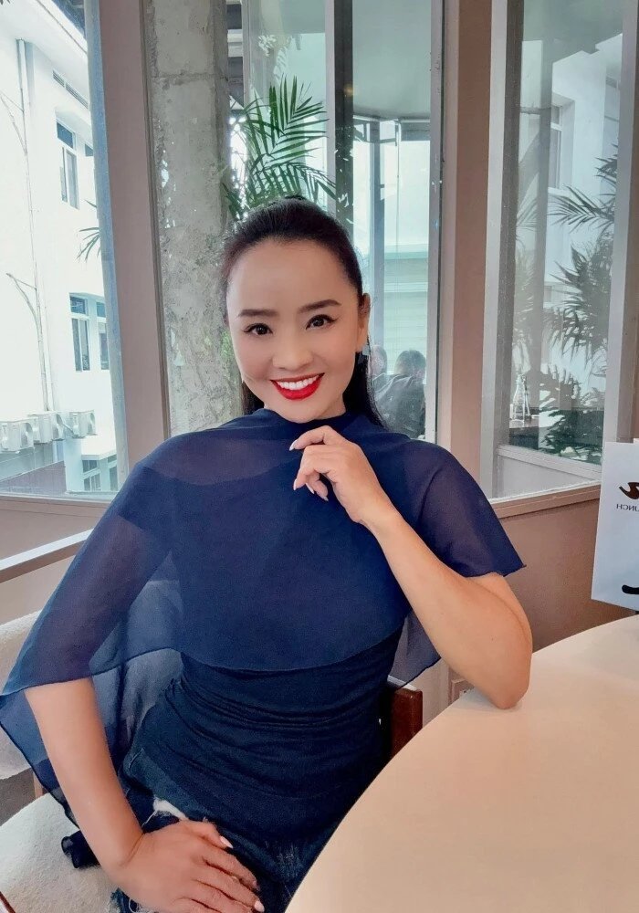 Hoài An Người đẹp Tây Đô tuổi 52 nặng gánh, chưa yêu dù nhiều người theo đuổi Hoài An Người đẹp Tây Đô tuổi 52 nặng gánh, chưa yêu dù nhiều người theo đuổi