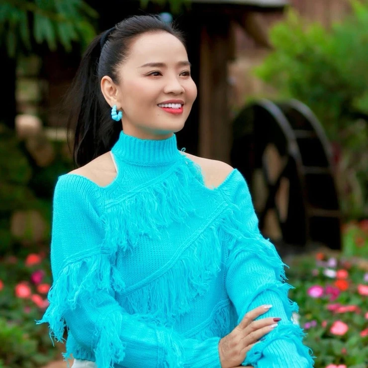 Hoài An Người đẹp Tây Đô tuổi 52 nặng gánh, chưa yêu dù nhiều người theo đuổi Hoài An Người đẹp Tây Đô tuổi 52 nặng gánh, chưa yêu dù nhiều người theo đuổi