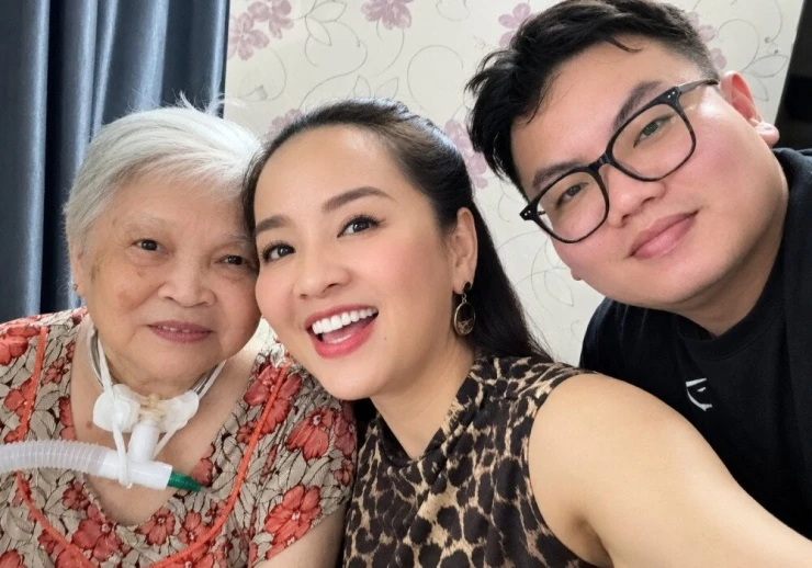 Hoài An Người đẹp Tây Đô tuổi 52 nặng gánh, chưa yêu dù nhiều người theo đuổi Hoài An Người đẹp Tây Đô tuổi 52 nặng gánh, chưa yêu dù nhiều người theo đuổi